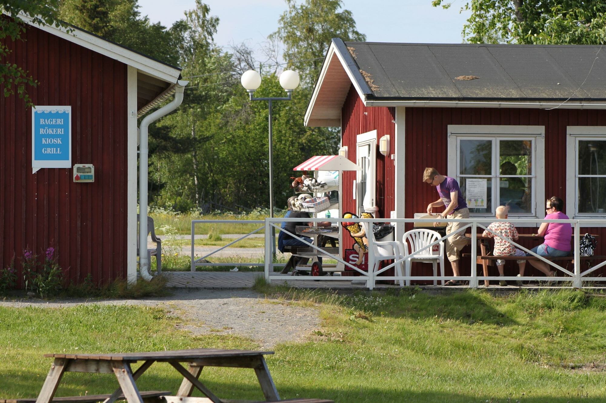 Kukkolaforsen Turist & Konferens Hotel Exterior photo